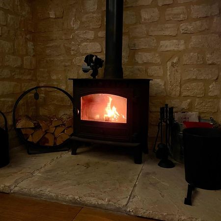 Cosy Cotswold Lodge By Your Home Here - Summer Sale For 3 Plus Nights - Ideal For Families With Log-Burner, Spa, Private Parking And Heated Swimming Pools Ashton Keynes Esterno foto