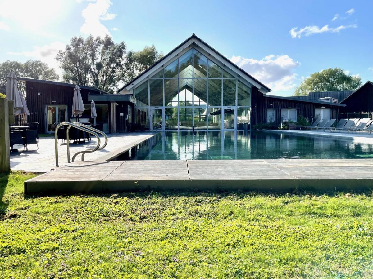 Cosy Cotswold Lodge By Your Home Here - Summer Sale For 3 Plus Nights - Ideal For Families With Log-Burner, Spa, Private Parking And Heated Swimming Pools Ashton Keynes Esterno foto