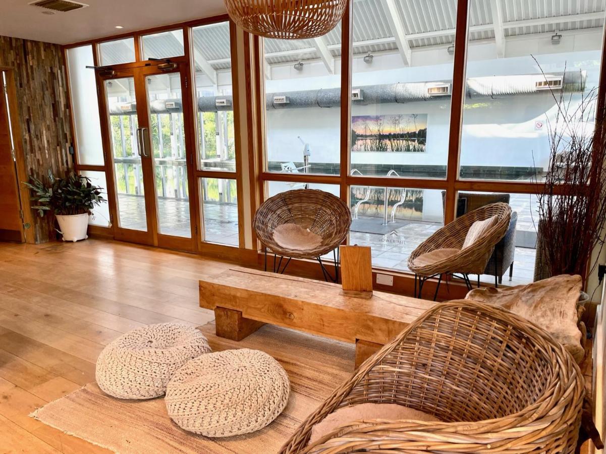 Cosy Cotswold Lodge By Your Home Here - Summer Sale For 3 Plus Nights - Ideal For Families With Log-Burner, Spa, Private Parking And Heated Swimming Pools Ashton Keynes Esterno foto
