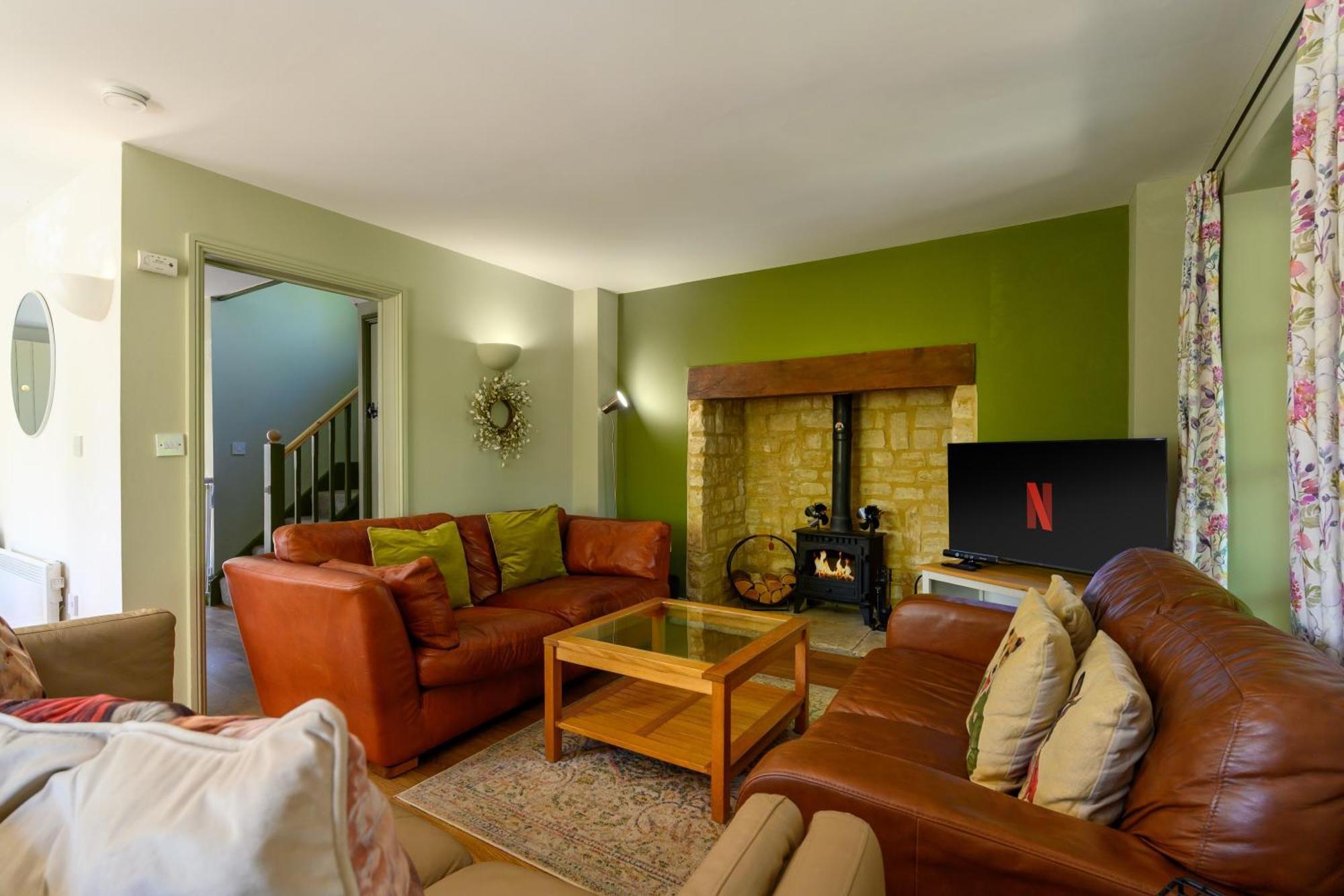 Cosy Cotswold Lodge By Your Home Here - Summer Sale For 3 Plus Nights - Ideal For Families With Log-Burner, Spa, Private Parking And Heated Swimming Pools Ashton Keynes Esterno foto