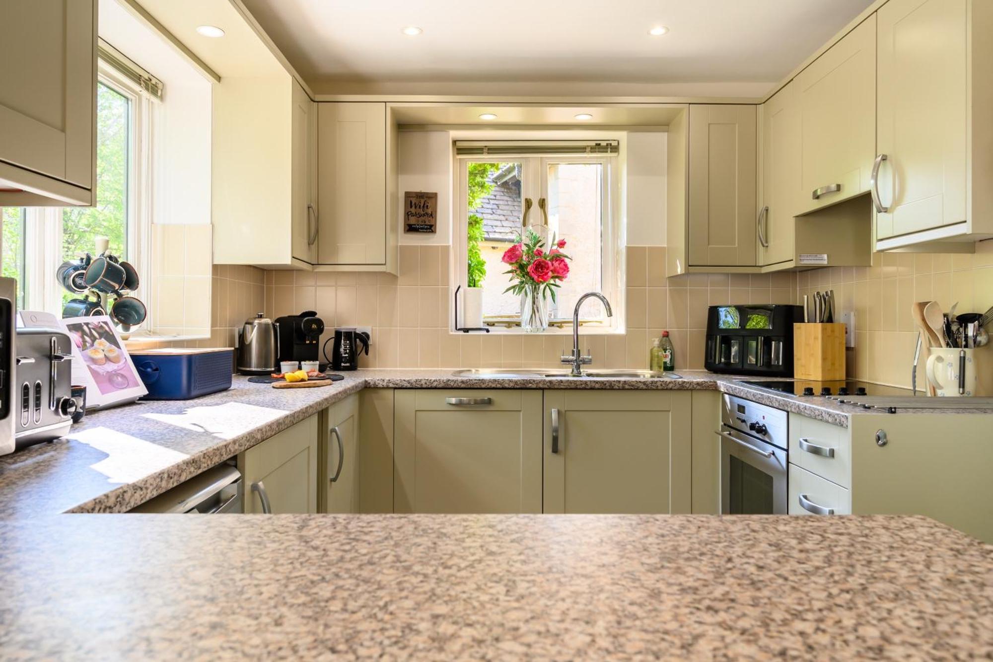 Cosy Cotswold Lodge By Your Home Here - Summer Sale For 3 Plus Nights - Ideal For Families With Log-Burner, Spa, Private Parking And Heated Swimming Pools Ashton Keynes Esterno foto